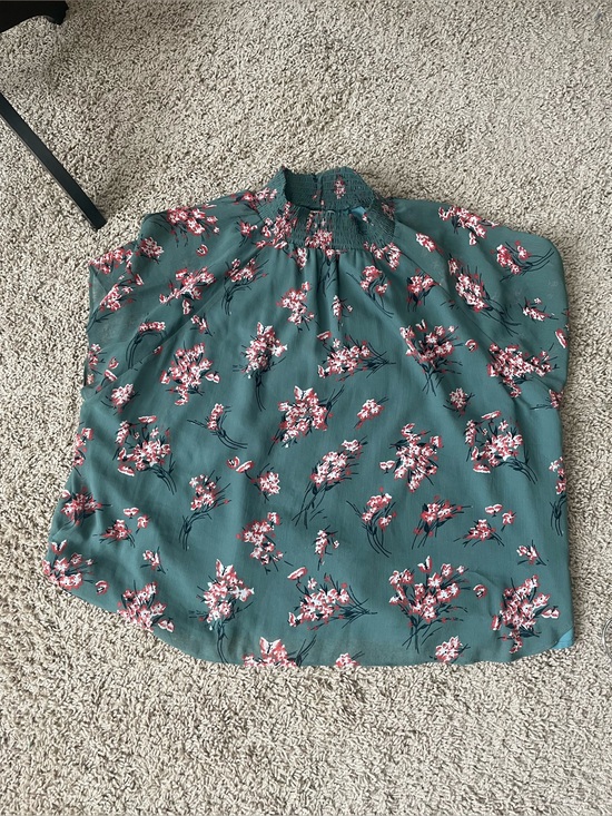 Madewell Tops - Madewell Woman’s Sleeveless blouse in SZ L in gently used condition